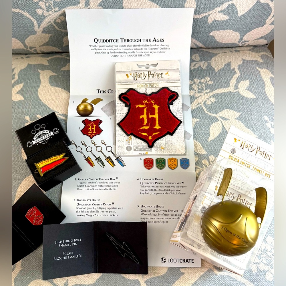 LOOTCRATE 2019 Harry Potter Hogwarts Quidditch colletible set